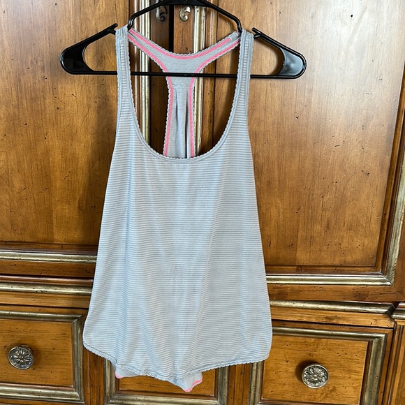 Lululemon gray striped loose muscle tank with pink trim - Picture 1 of 3